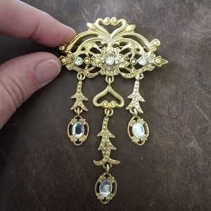 Vintage style fashion brooch